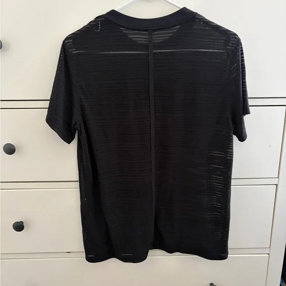 LULULEMON all yours boyfriend tee stripe black size 2/4 - Picture 6 of 8